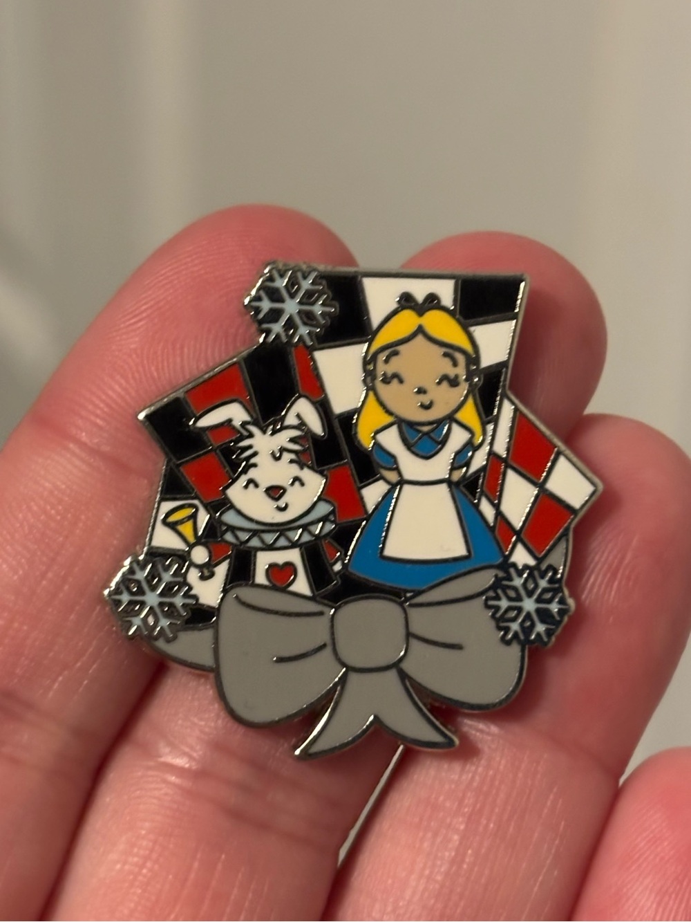 Disney - it’s a small world Holiday 2022 Mystery Pin